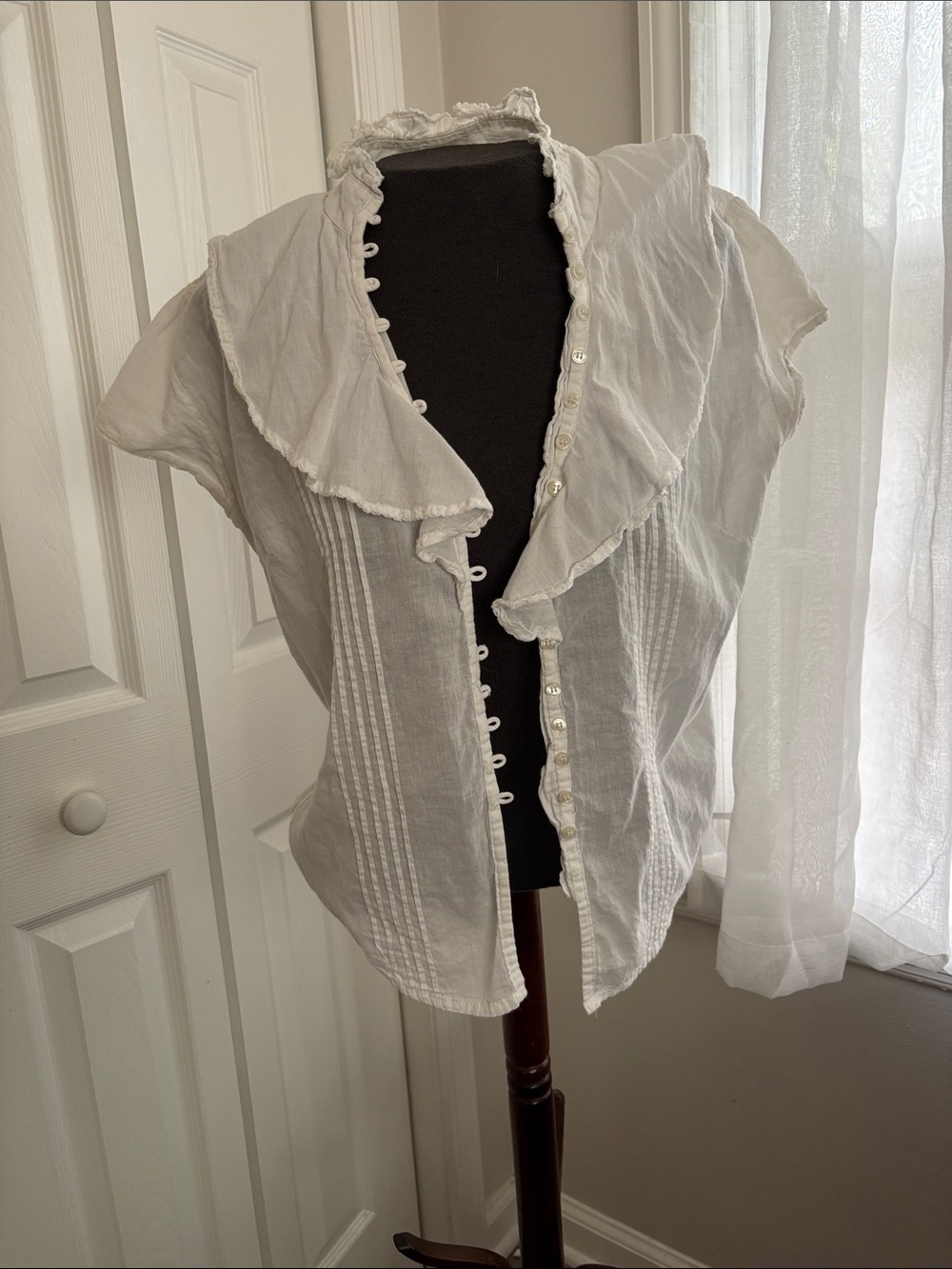 Women's White Cotton Ruffled Button-Front Blouse